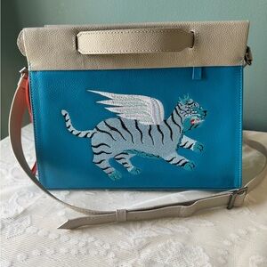 **RARE** NWT MIN & MON LUXURY CROSSBODY BAG!!